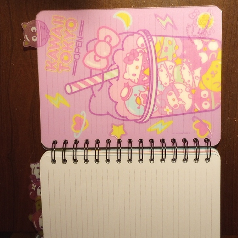 ♡🗝️ Hello Kitty Notebook - Picture 6 of 7